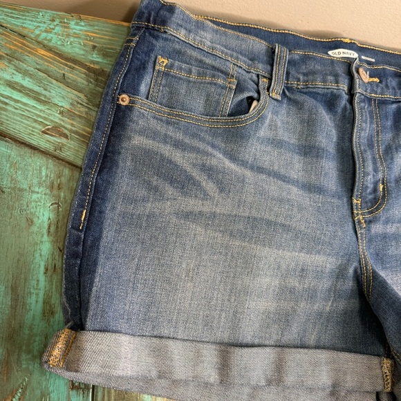 Old Navy Boyfriend Denim Jean Shorts Size 12 Rolled Cuff - Picture 2 of 8